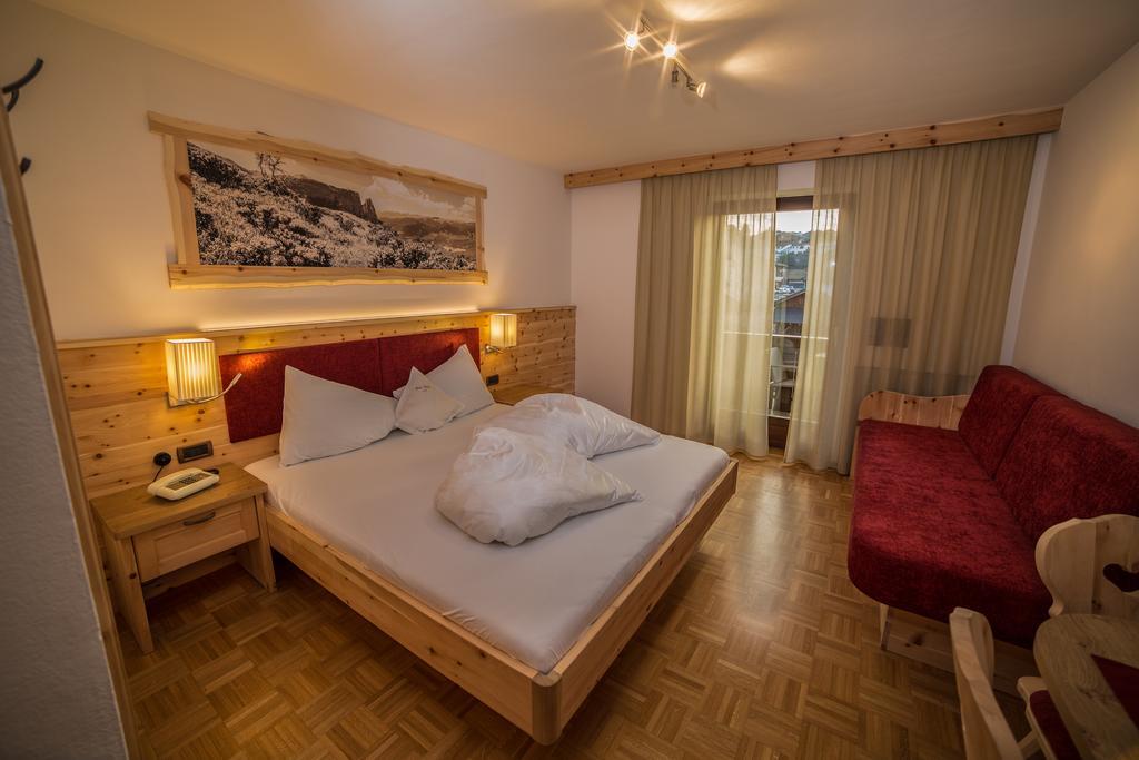 Hotel Garni Savoy Кастельротто Экстерьер фото